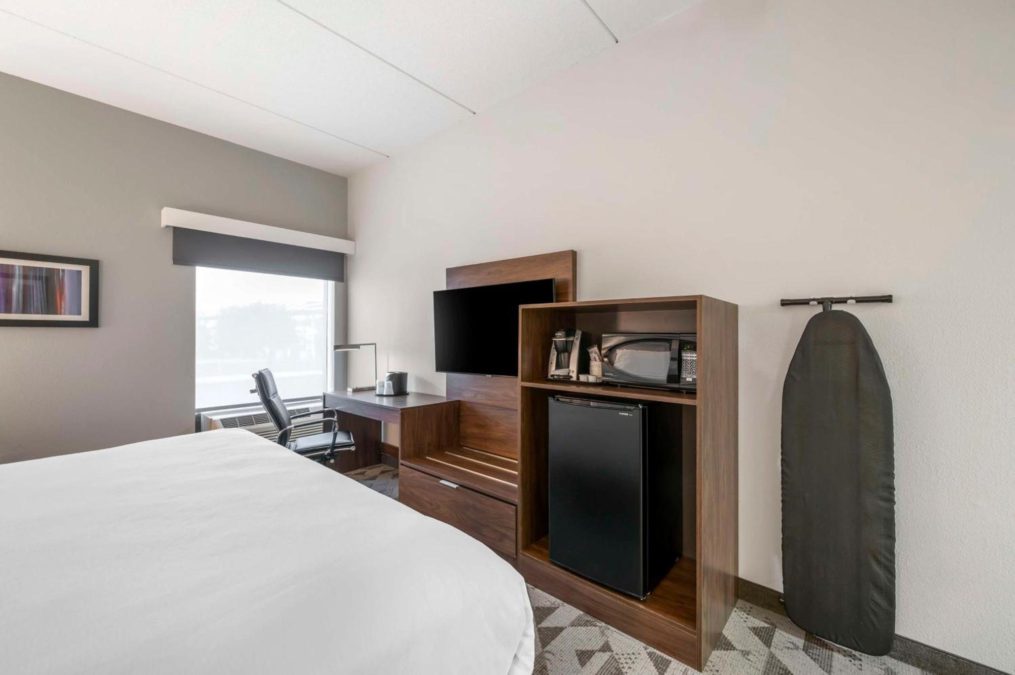 Best Western Plus Harrisonburg Ngoại thất bức ảnh